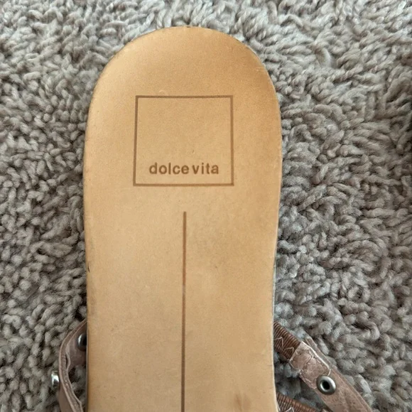 Dolce Vita Tan Studded Women's Sandals size 8.5 - Picture 2 of 7